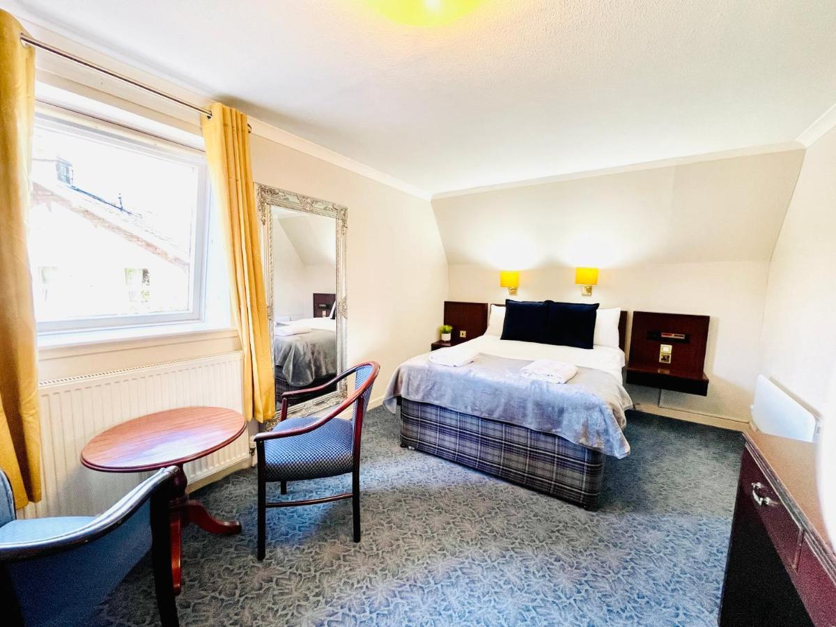 The Lovat 3*