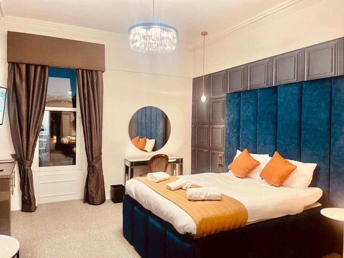 The Lovat 3*